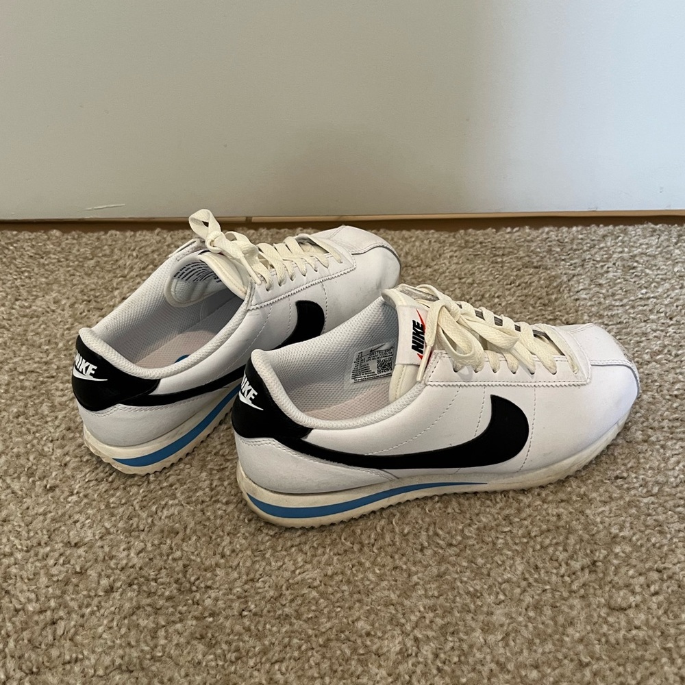 Nike Cortez blk/blue size 7.5